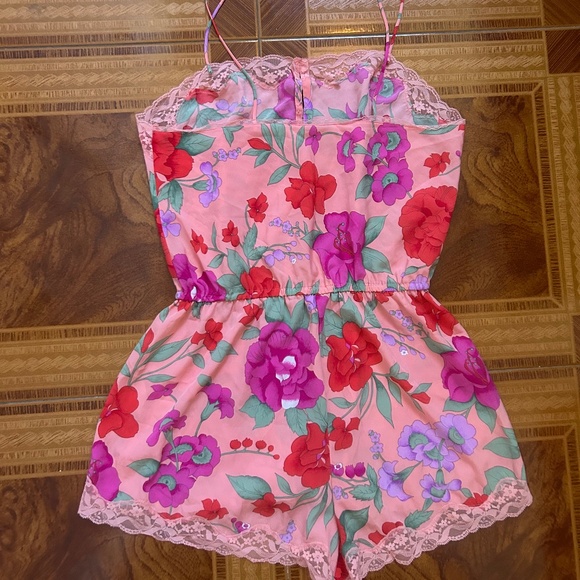 Vintage Victoria’s Secret Pajama Romper Size Medium - Picture 5 of 5